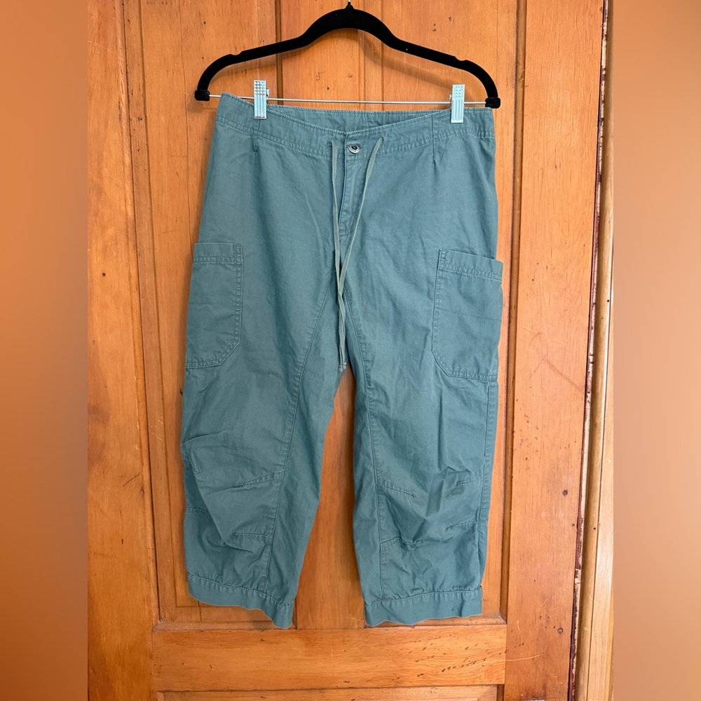 Patagonia Women's 4 Pants Cargo Outdoor Hiking Green Lightweight Capri Pants